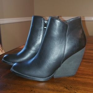 Black stacked heel booties women's size 7.5